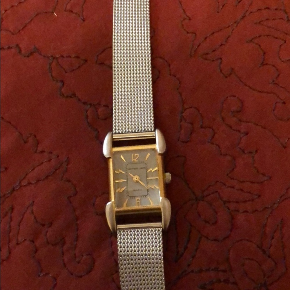 🌹Very cute metal buckle silver/gold tone watch🌹